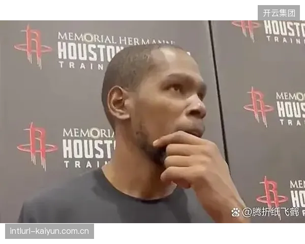 塔尼斯·史密斯教练打造的攻防体系成型，梦想队成为东部不可忽视的力量。